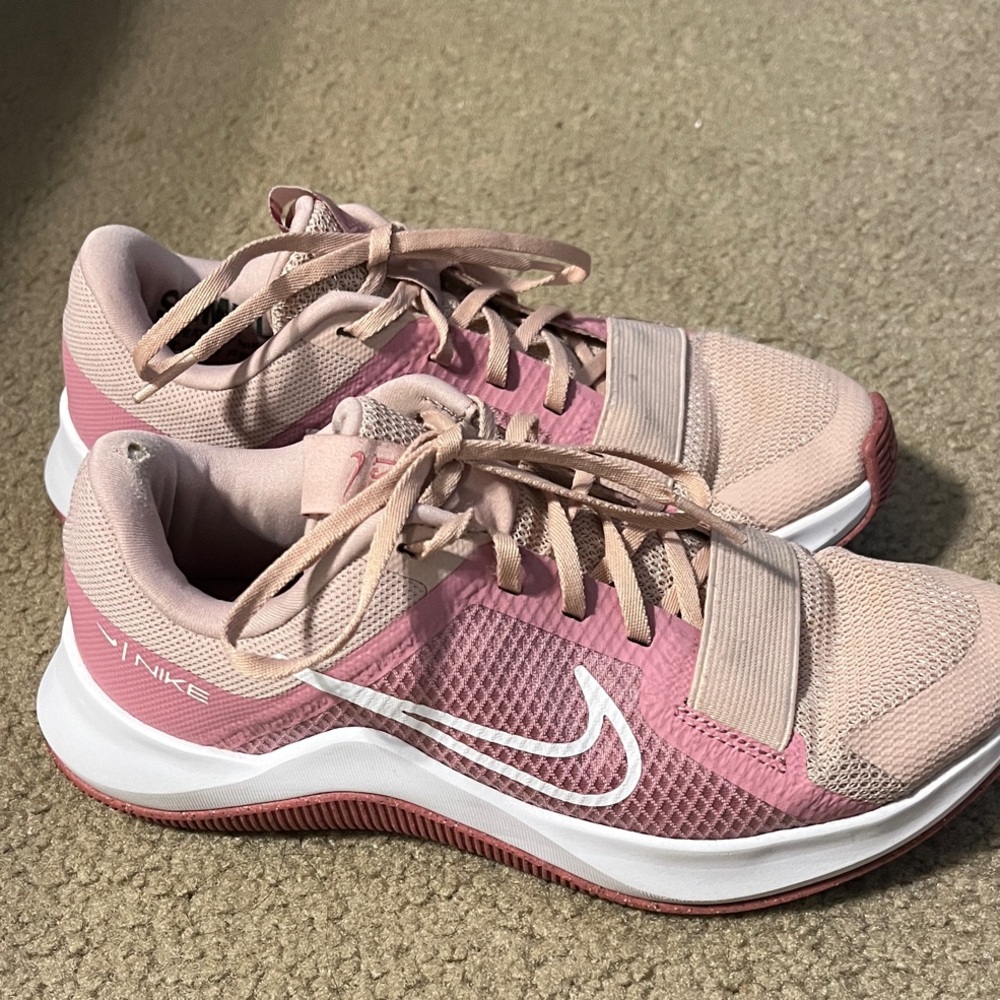 Nike Women's Pink and White Athletic Shoes